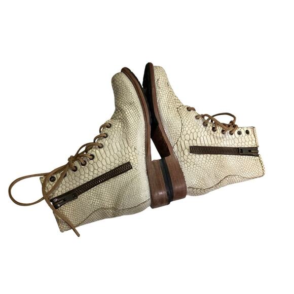 Freebird combat boots  snakeskin texture leather lace-up closure. Women’s size 9 - Picture 4 of 8